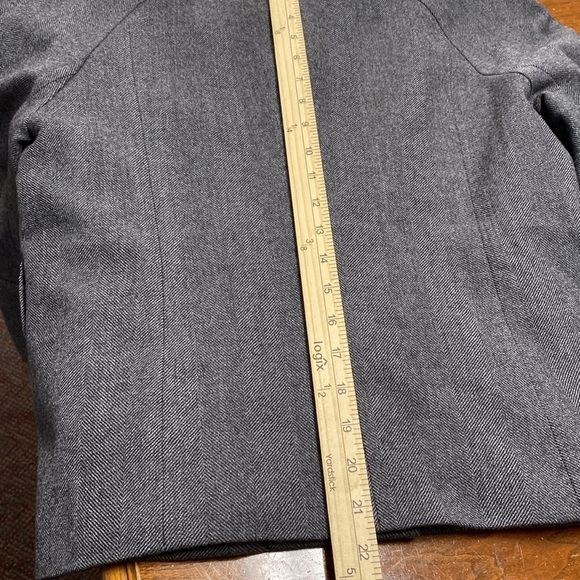 Talbots Petites Blazer Grey Tweed Cape 70% Wool 30% Viscose Size 12 Missing Belt - Picture 6 of 8